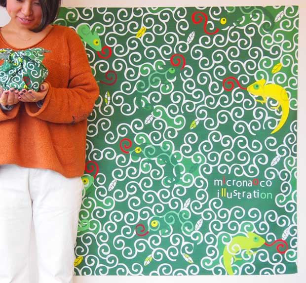 新商品 おちゃめなカメレオンと唐草模様がコラボした風呂敷が完成